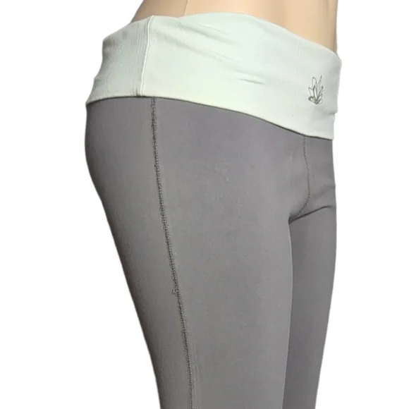 🌹3/25🌹G 21 Grey and Green Active Wear Pants Size L. - Picture 9 of 15